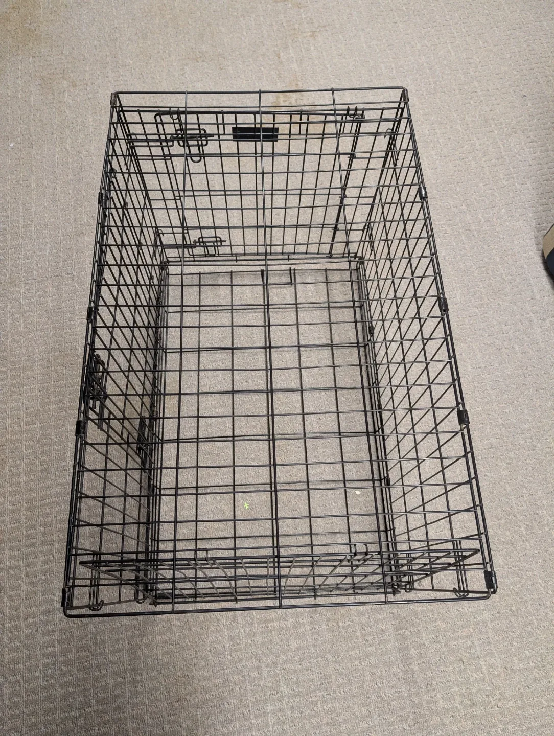 Black Dog Crate - 36" x 23" x 25"