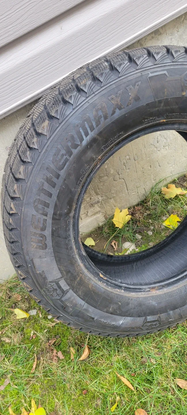 Arctic Claw Weathermaxx 235/70R16 Winter Tires image indicator(4)