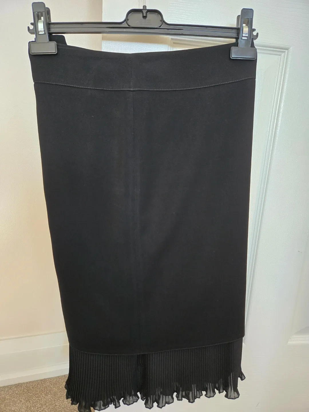 Le Chateau Black Blazer & Skirt Set image indicator(2)