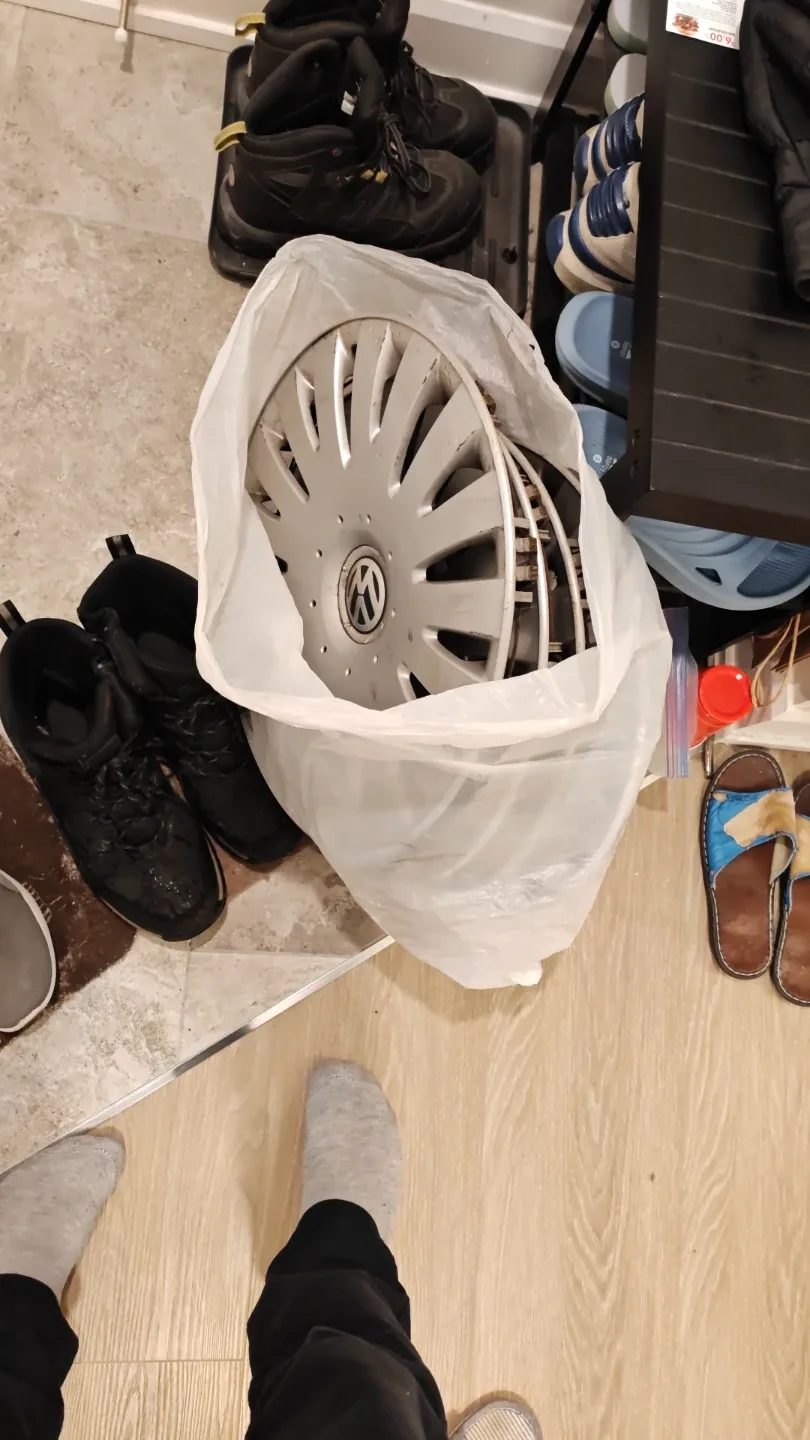 Volkswagen Wheel Cover 16" image indicator(3)