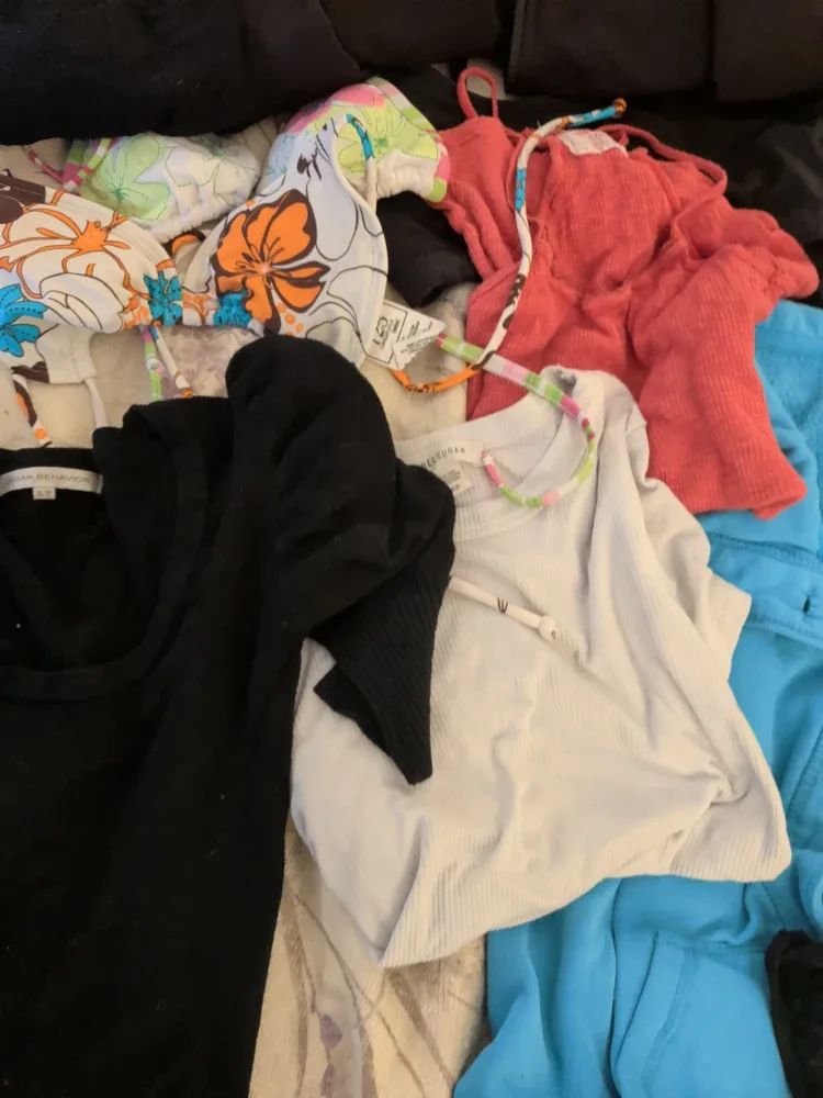 Mixed Clothing Lot image indicator(8)