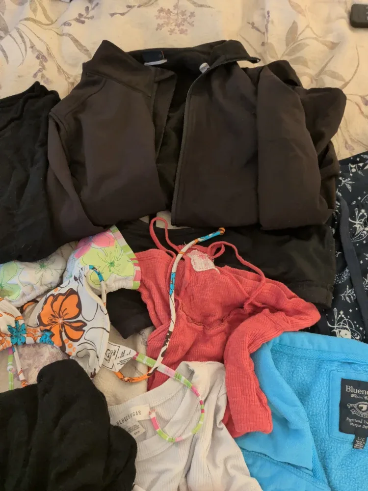 Mixed Clothing Lot image indicator(9)