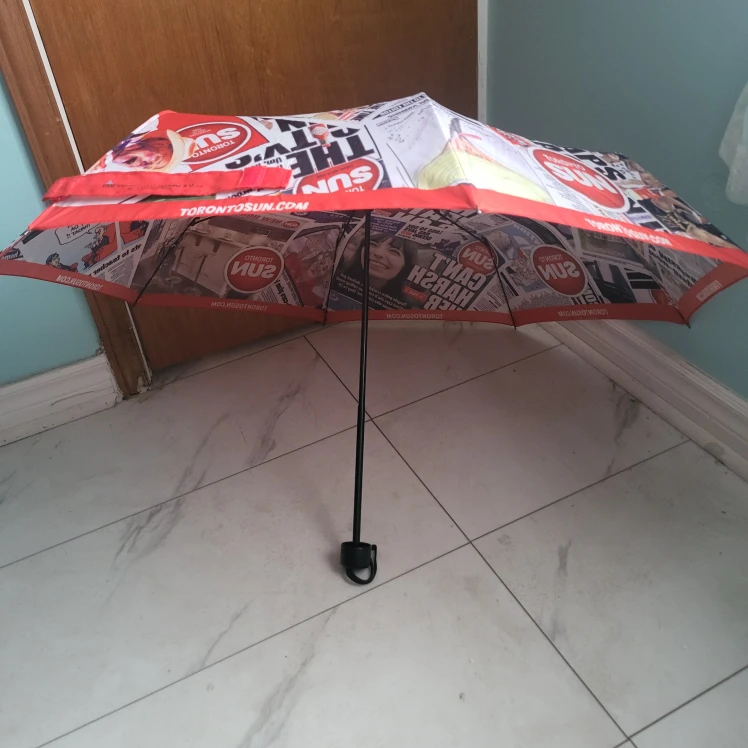 Toronto Sun Newspaper Print Umbrella - photo 2