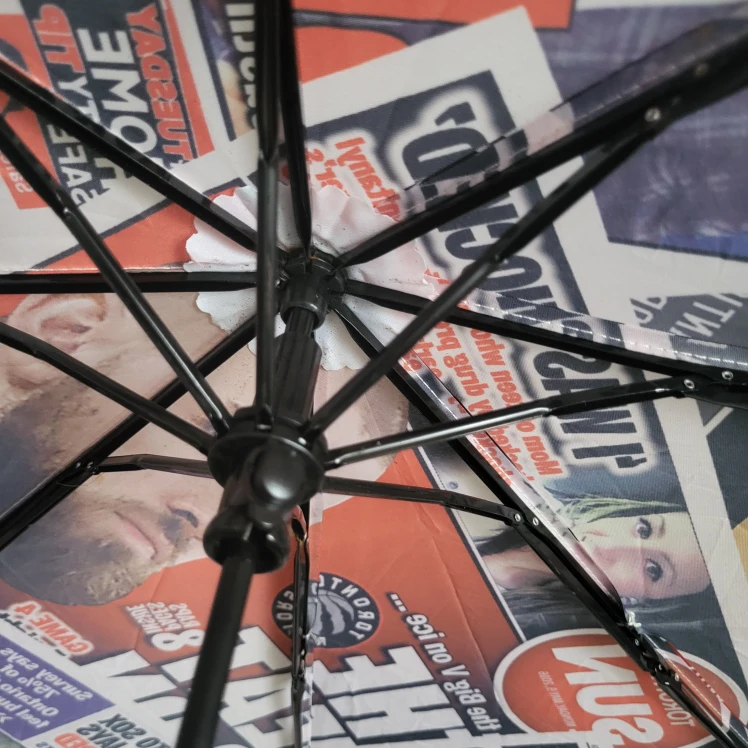 Toronto Sun Newspaper Print Umbrella - photo 4