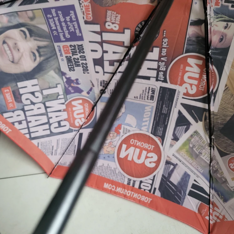 Toronto Sun Newspaper Print Umbrella - photo 5