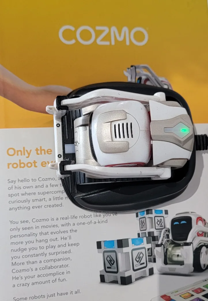 Anki Cozmo Robot Toy with Box & Accessories image indicator(8)