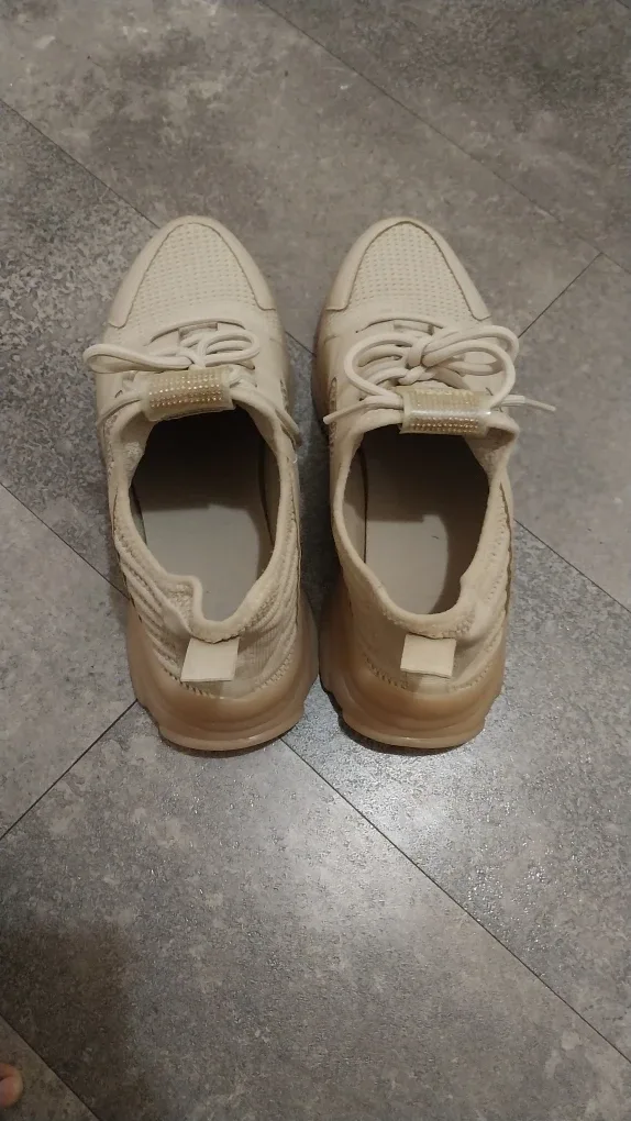 Madden NYC Beige Sneakers image indicator(3)
