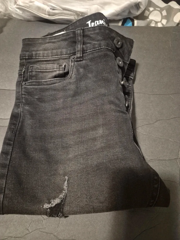 Jeaniologie Black Mid Rise Cropped Skinny Jeans image indicator(2)