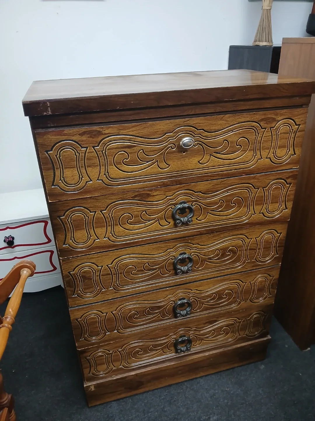 Dressers 30 each image indicator(3)