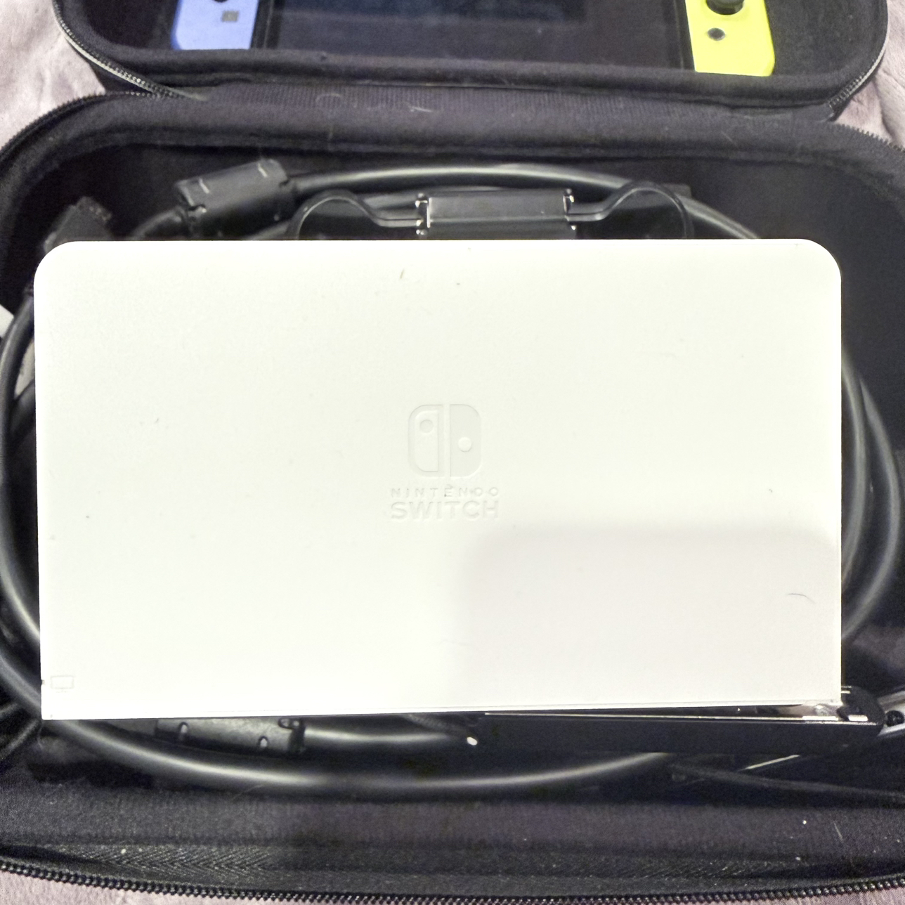 OLED Nintendo Switch - photo 3
