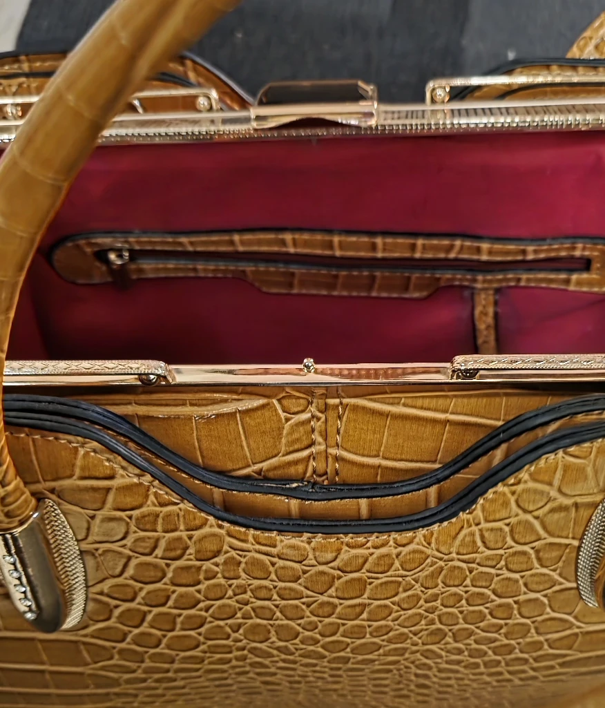 DIOPHY Brown Croc Style Handbag - photo 2
