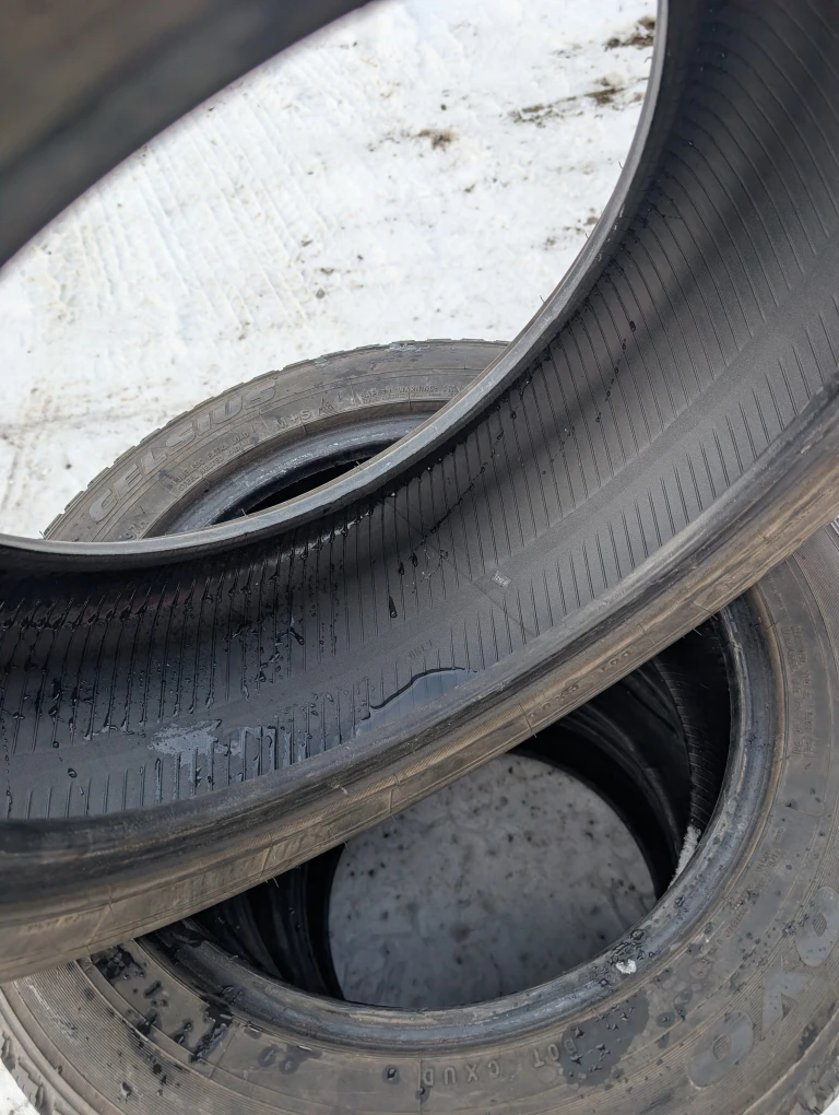 Set of 4  good Toyo Celsius winter tires 215/55R16 - photo 2