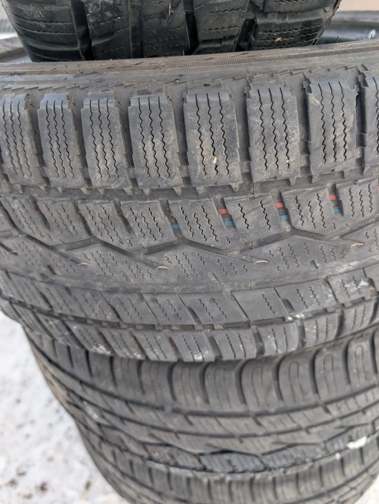 Set of 4  good Toyo Celsius winter tires 215/55R16 - photo 4