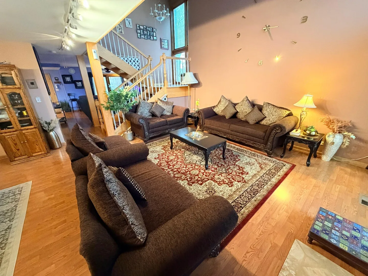 Brown Fabric Sofa Set image indicator(2)