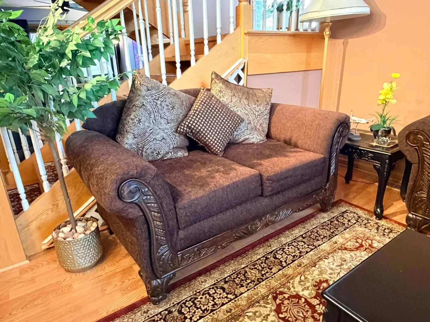 Brown Fabric Sofa Set image indicator(4)