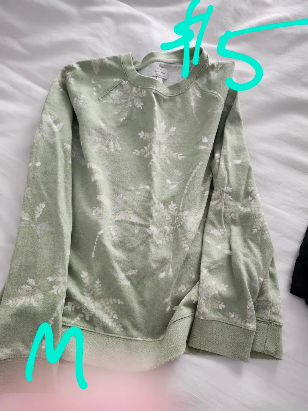 Assorted Women's Clothing - Size M image indicator(5)