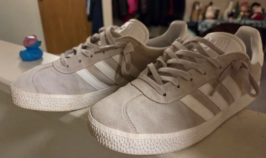 Adidas Gazelle Shoes - US 7 image indicator(3)