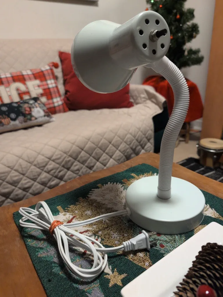 White Adjustable Gooseneck Desk Lamp image indicator(2)