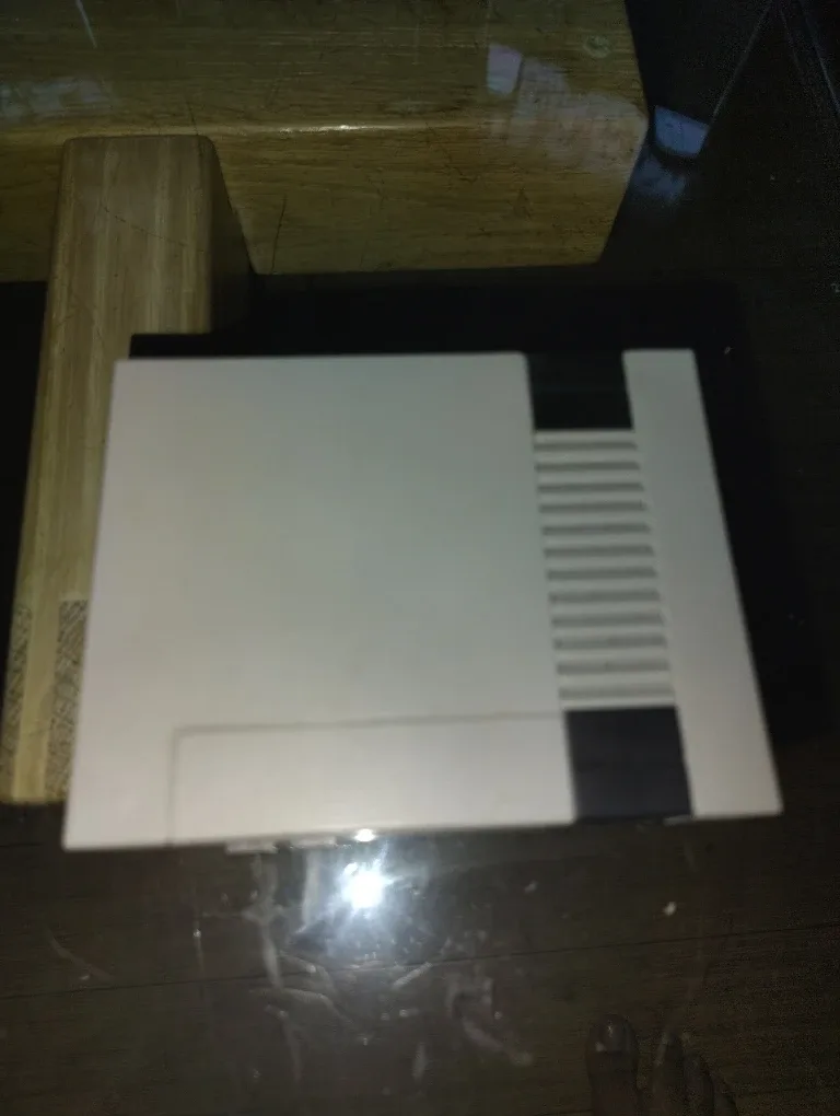 Nintendo Entertainment System (NES) Classic Edition image indicator(2)