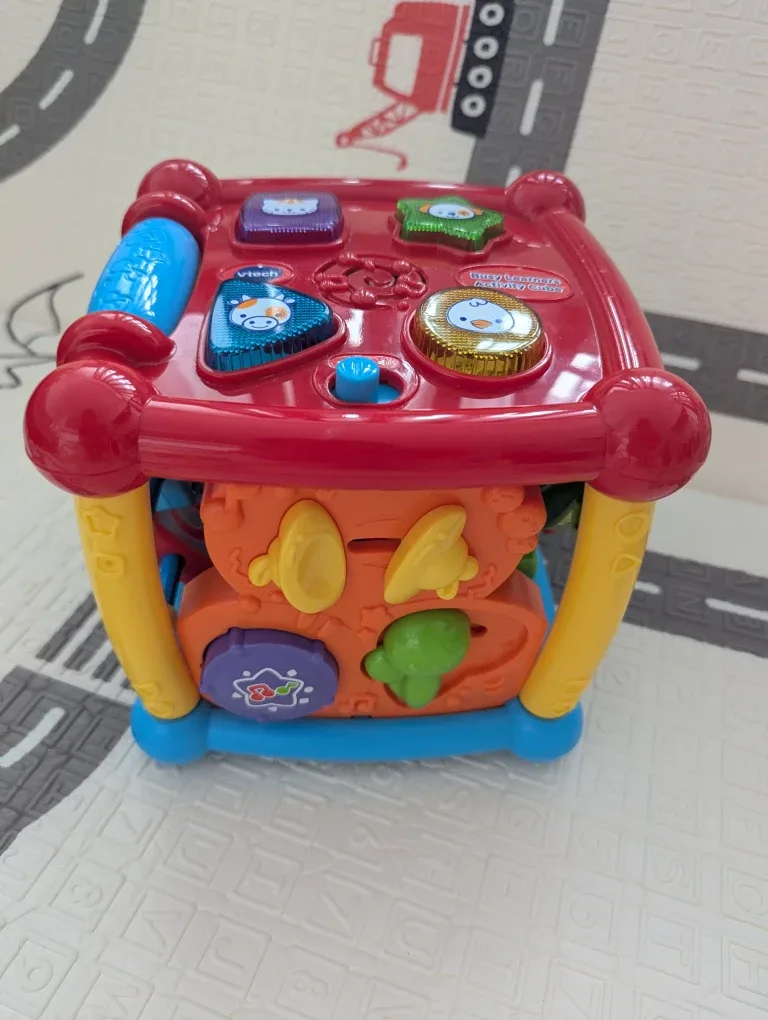 VTech Busy Learners Activity Cube image indicator(2)