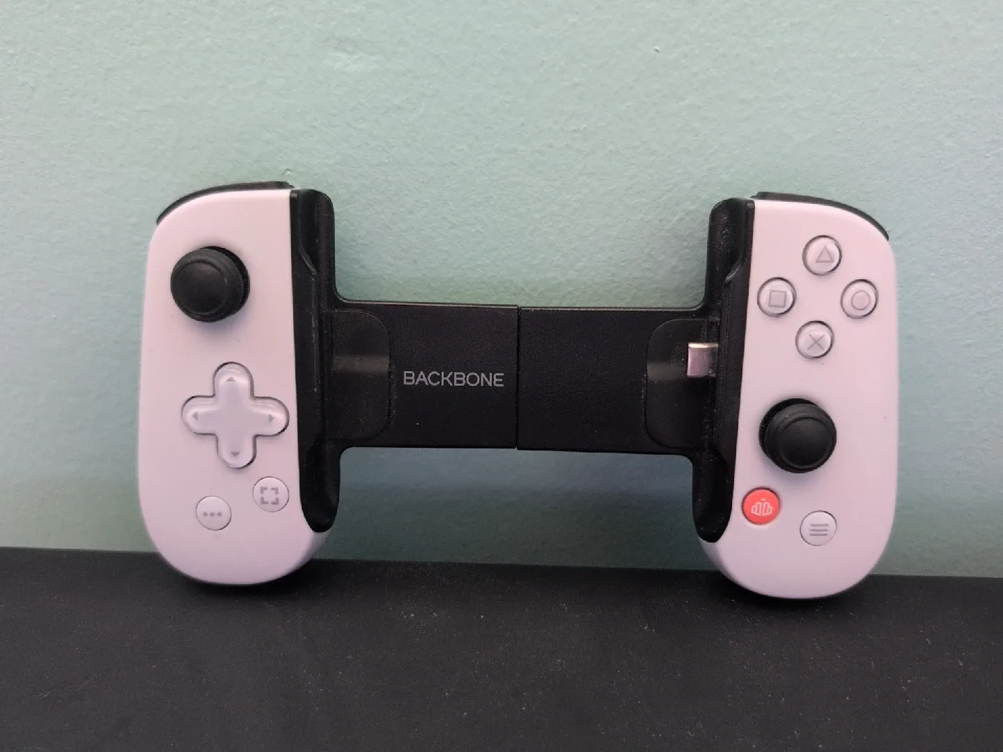 Backbone One Mobile Gaming Controller image indicator(4)