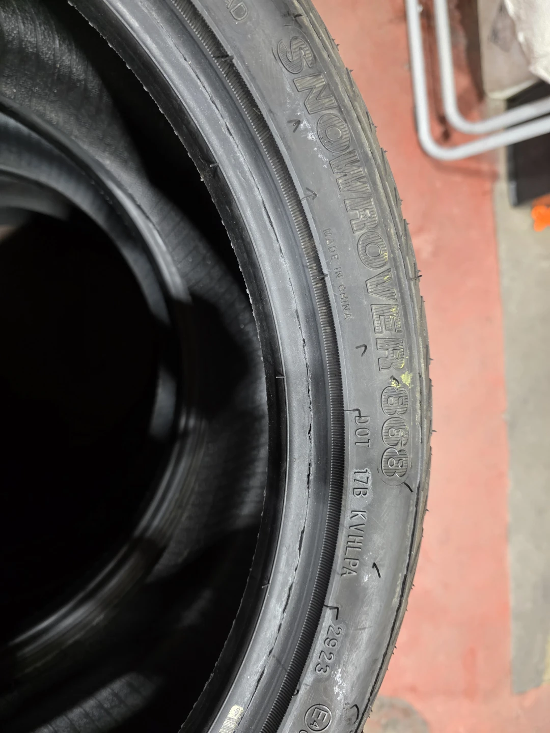 Snowflower 225/40R18 Winter Tires - Set of 4 - photo 5