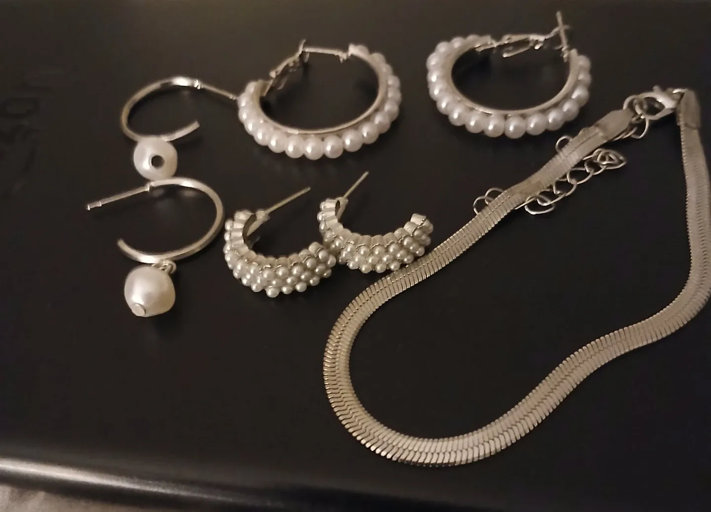 Earrings and bracelet set