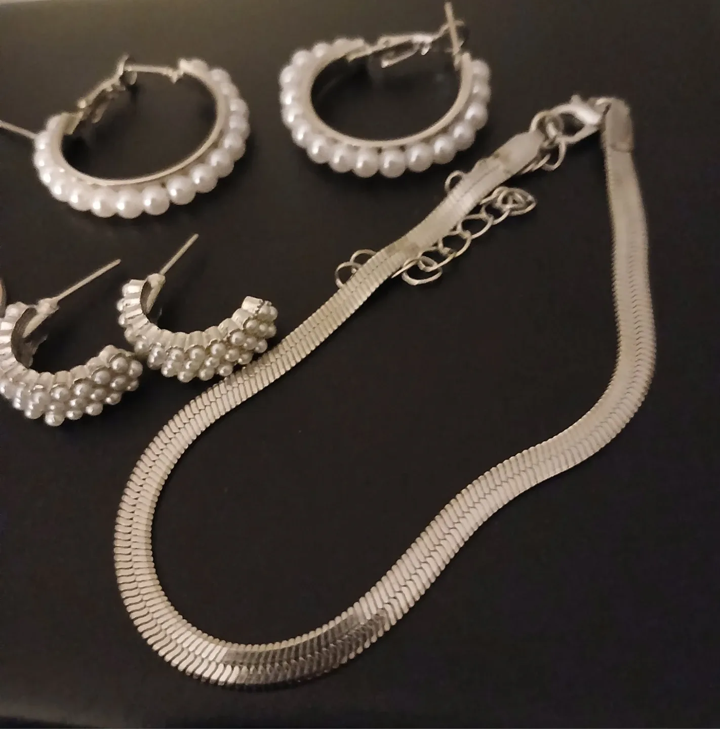 Earrings and bracelet set image indicator(2)