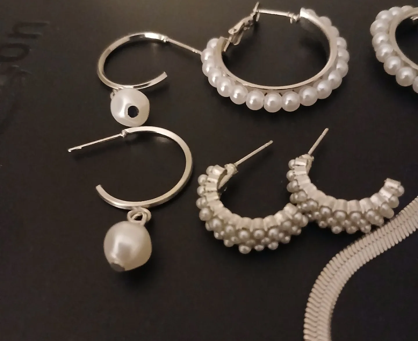 Earrings and bracelet set image indicator(4)