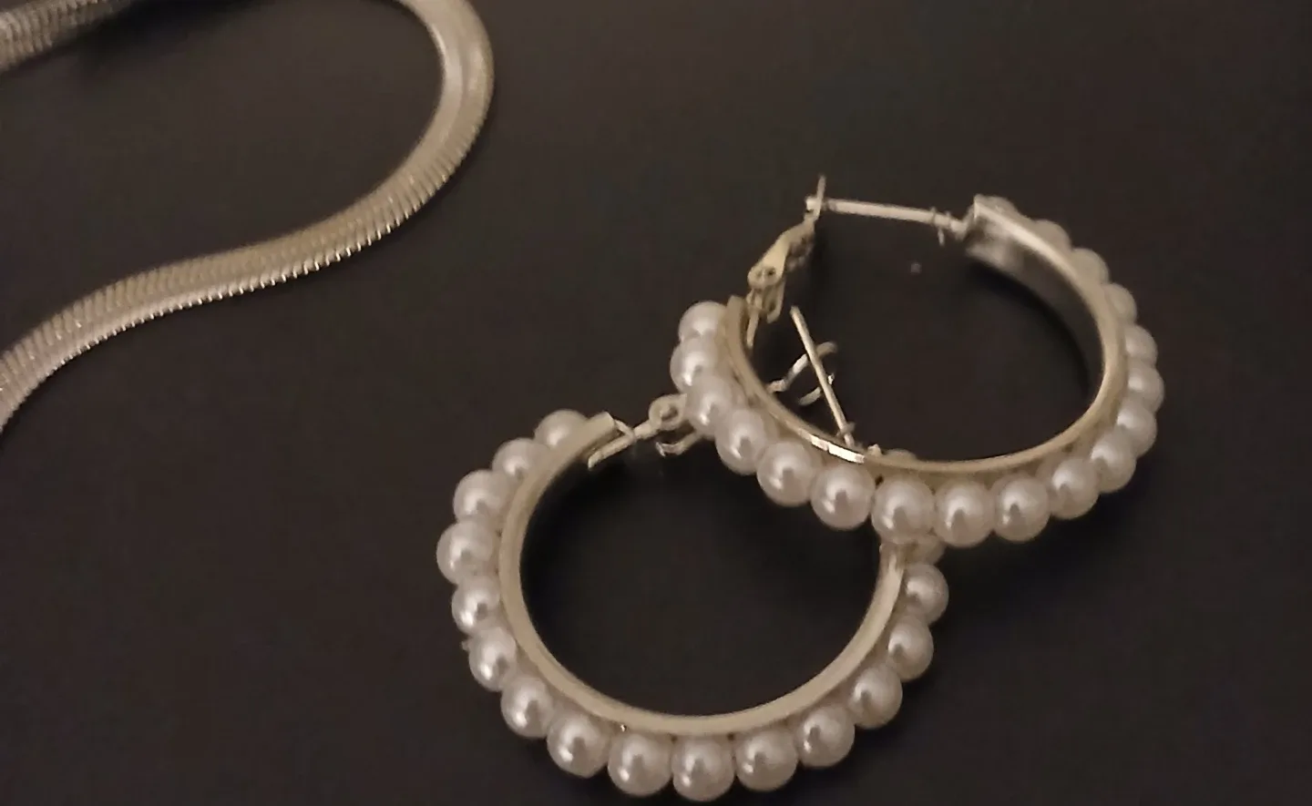 Earrings and bracelet set image indicator(5)