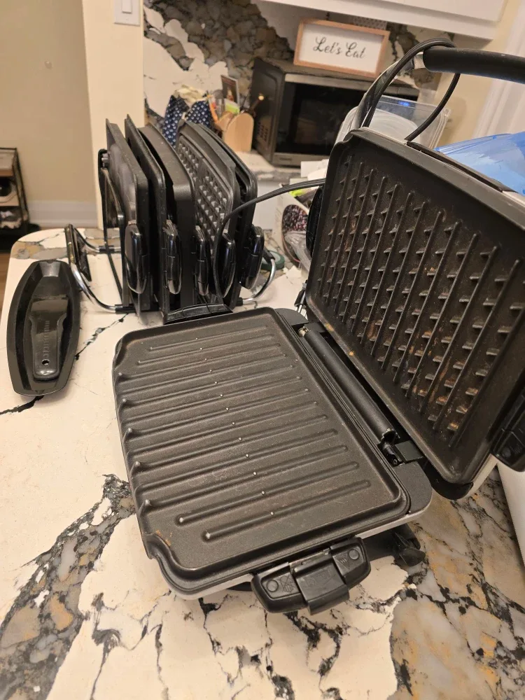 George Foreman Grill with Interchangeable Plates image indicator(2)