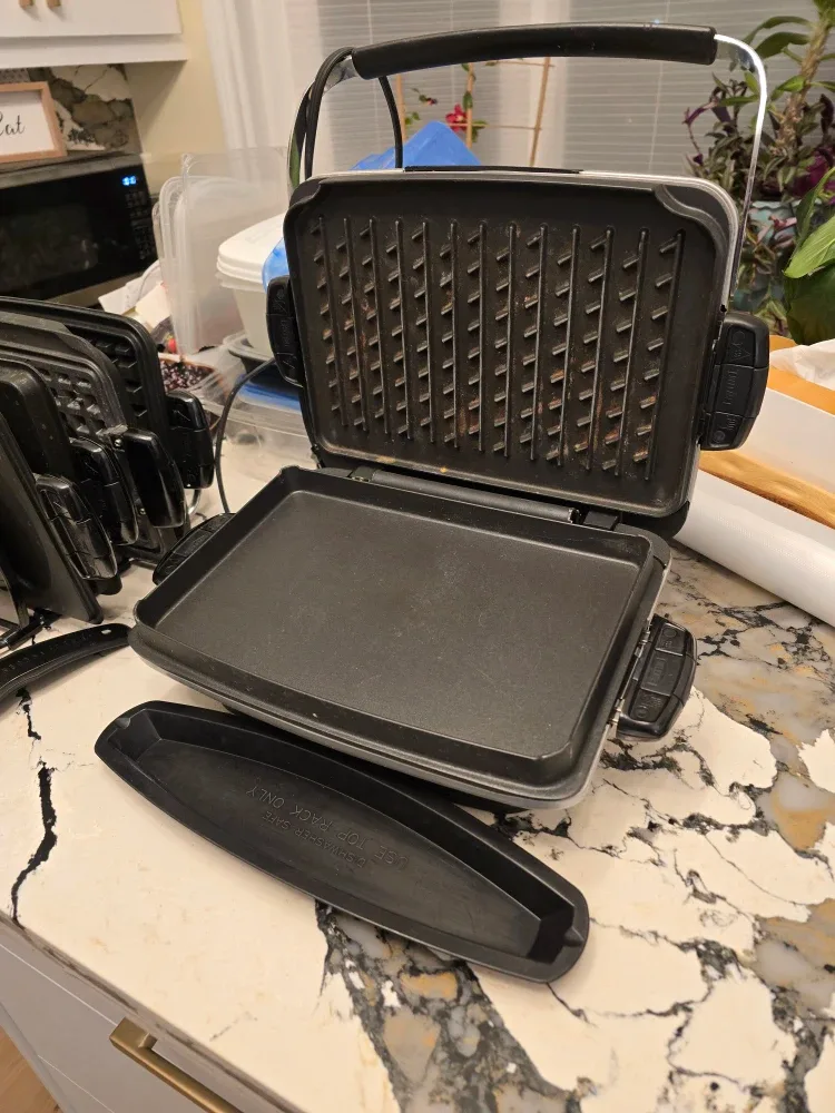 George Foreman Grill with Interchangeable Plates image indicator(5)