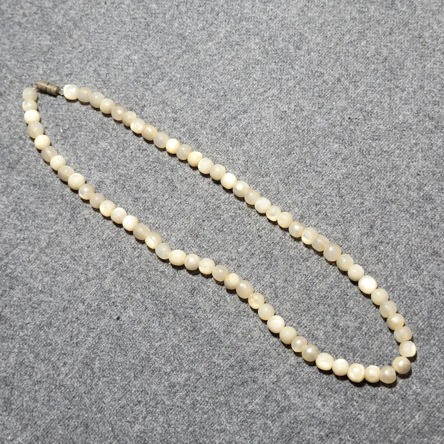 14" Vintage Stone Necklace Excellent Vintage Condition image indicator(2)