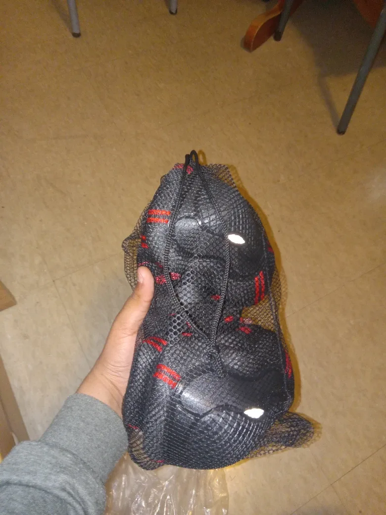 Helmet and Pads Set - Black image indicator(4)