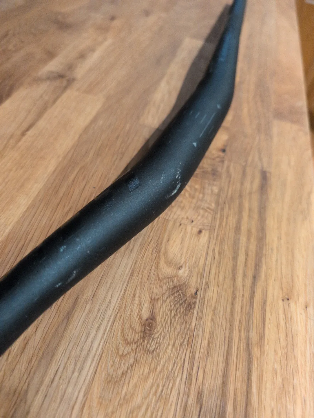 Giant Bike Handlebar 780mm image indicator(2)