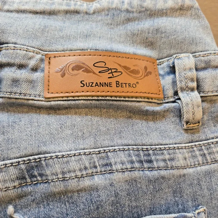 Suzanne Betro Denim Jeans - Size 12 or 32 image indicator(3)