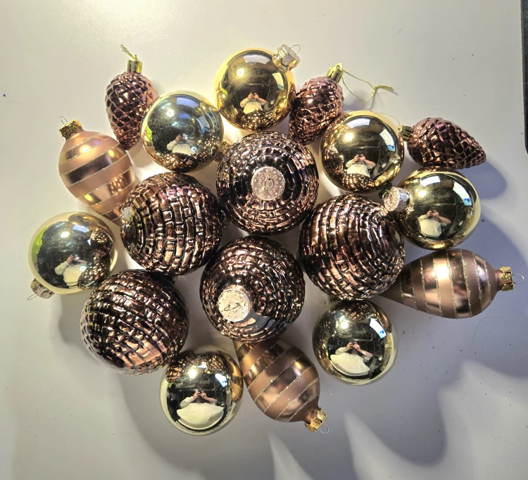 Glass and shatter proof Ornaments with woven storage basket - photo 3