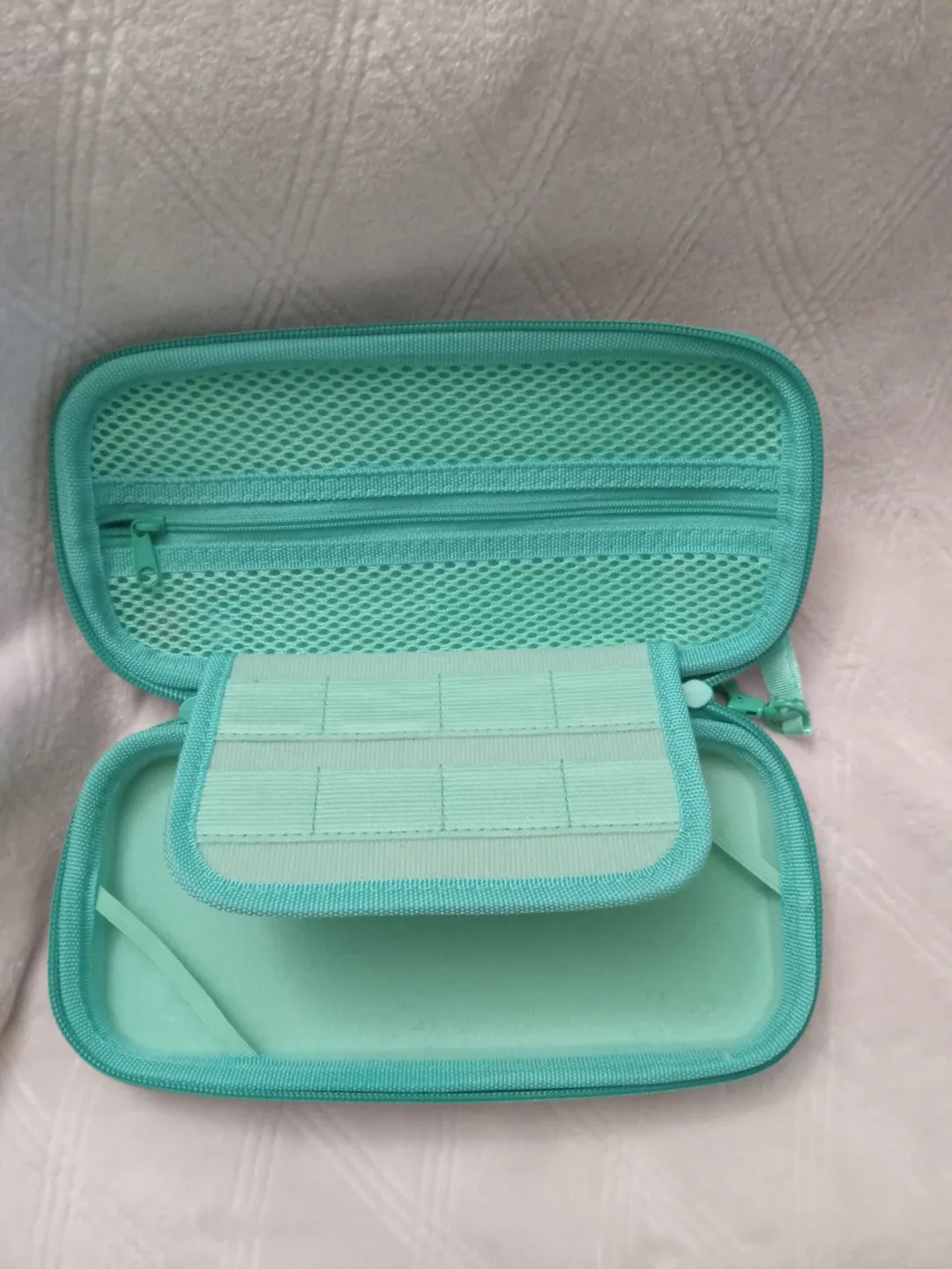 Animal Crossing Nintendo Switch Game Case image indicator(3)