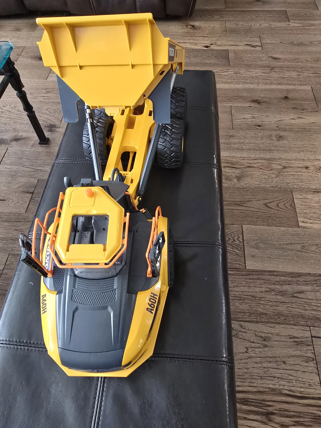 Volvo A60H Articulated Hauler Toy Truck - photo 2