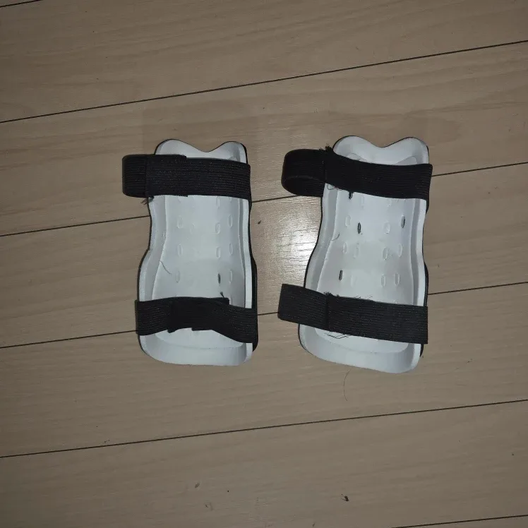 Black Shin Guards image indicator(3)