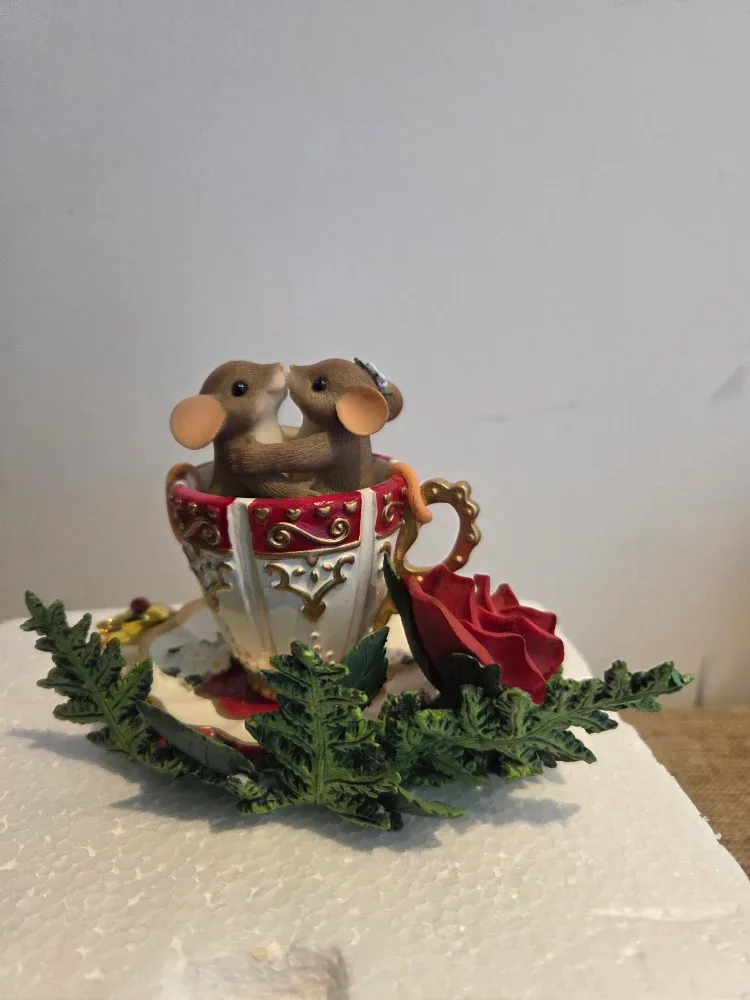 Fitz and Floyd 'Love Suits Us To A Tea' Figurine image indicator(4)