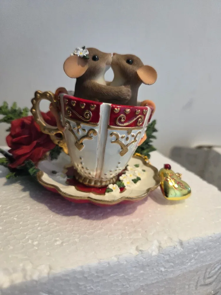 Fitz and Floyd 'Love Suits Us To A Tea' Figurine image indicator(5)