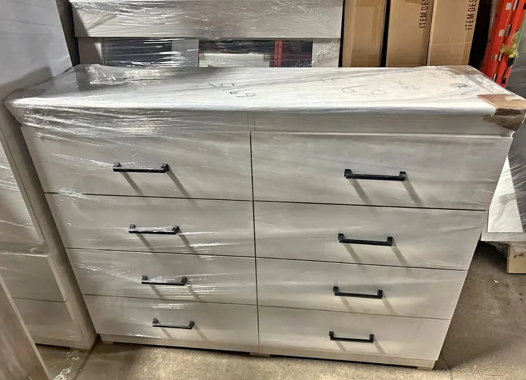 White 8-Drawer Dresser - New image indicator(4)