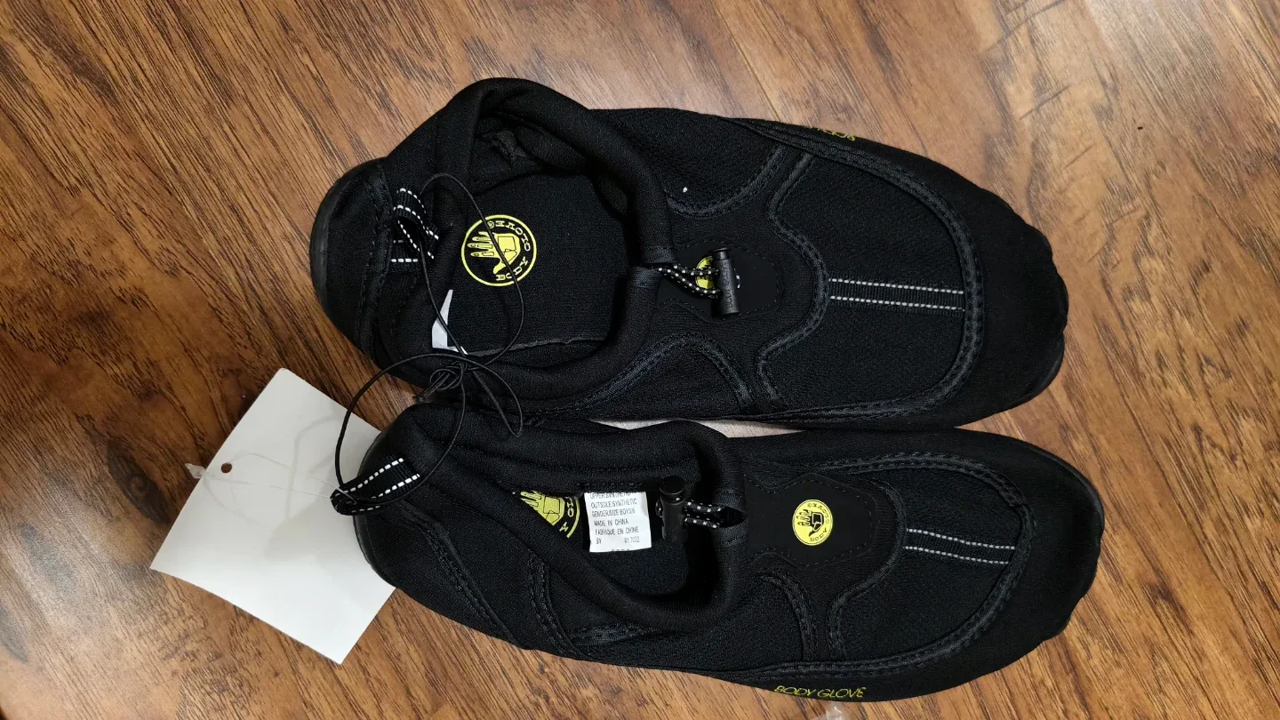 New Glove Riverbreaker 2.0 Water Shoes - Size 6