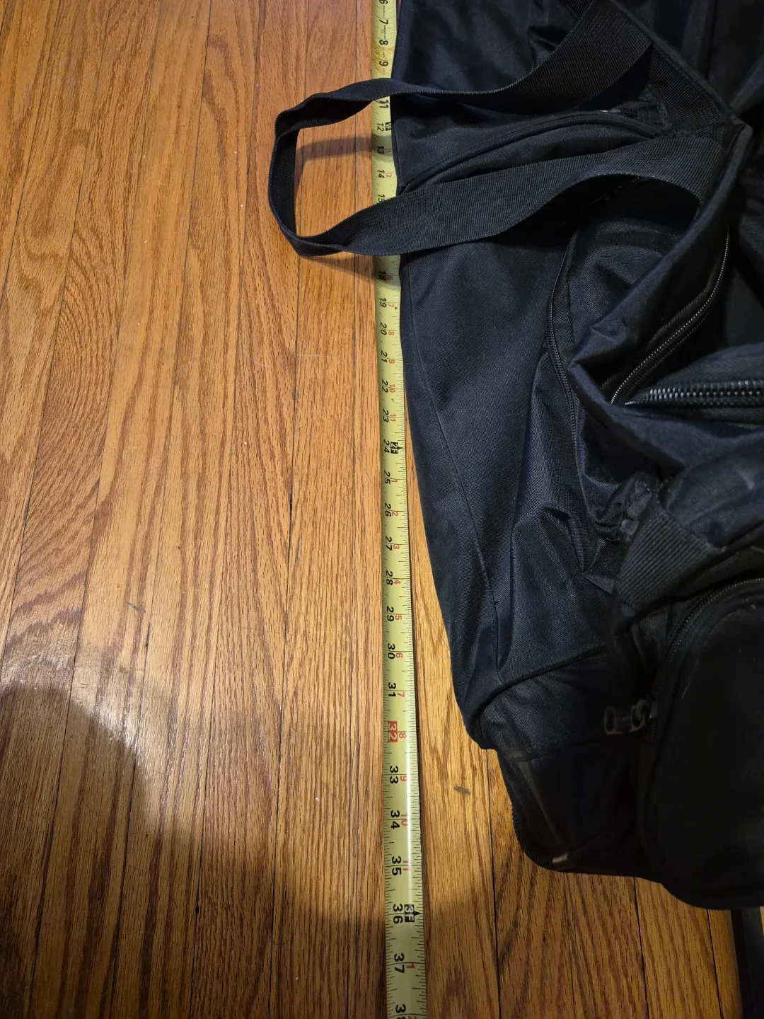 🥕 Netpack Black Rolling Duffel Bag image indicator(3)