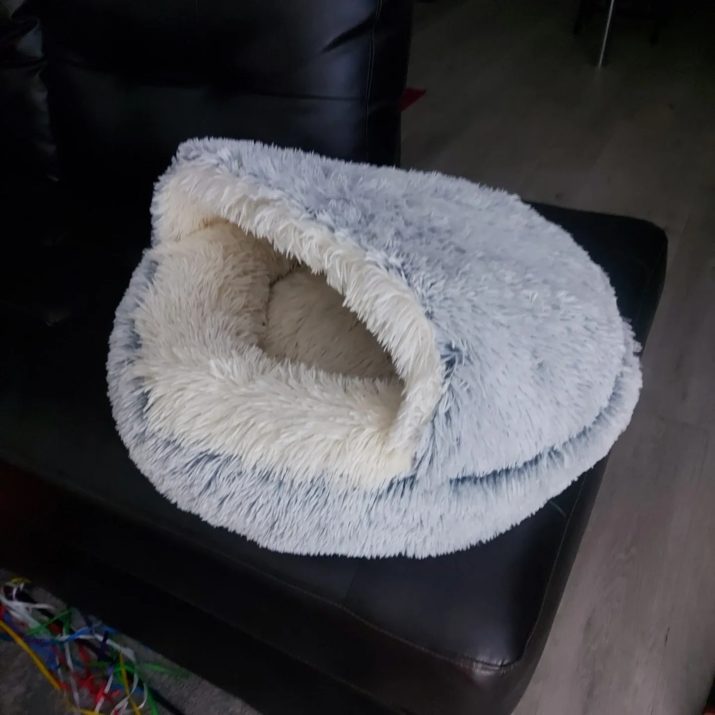 Fluffy Pet Bed - Blue & White image indicator(3)