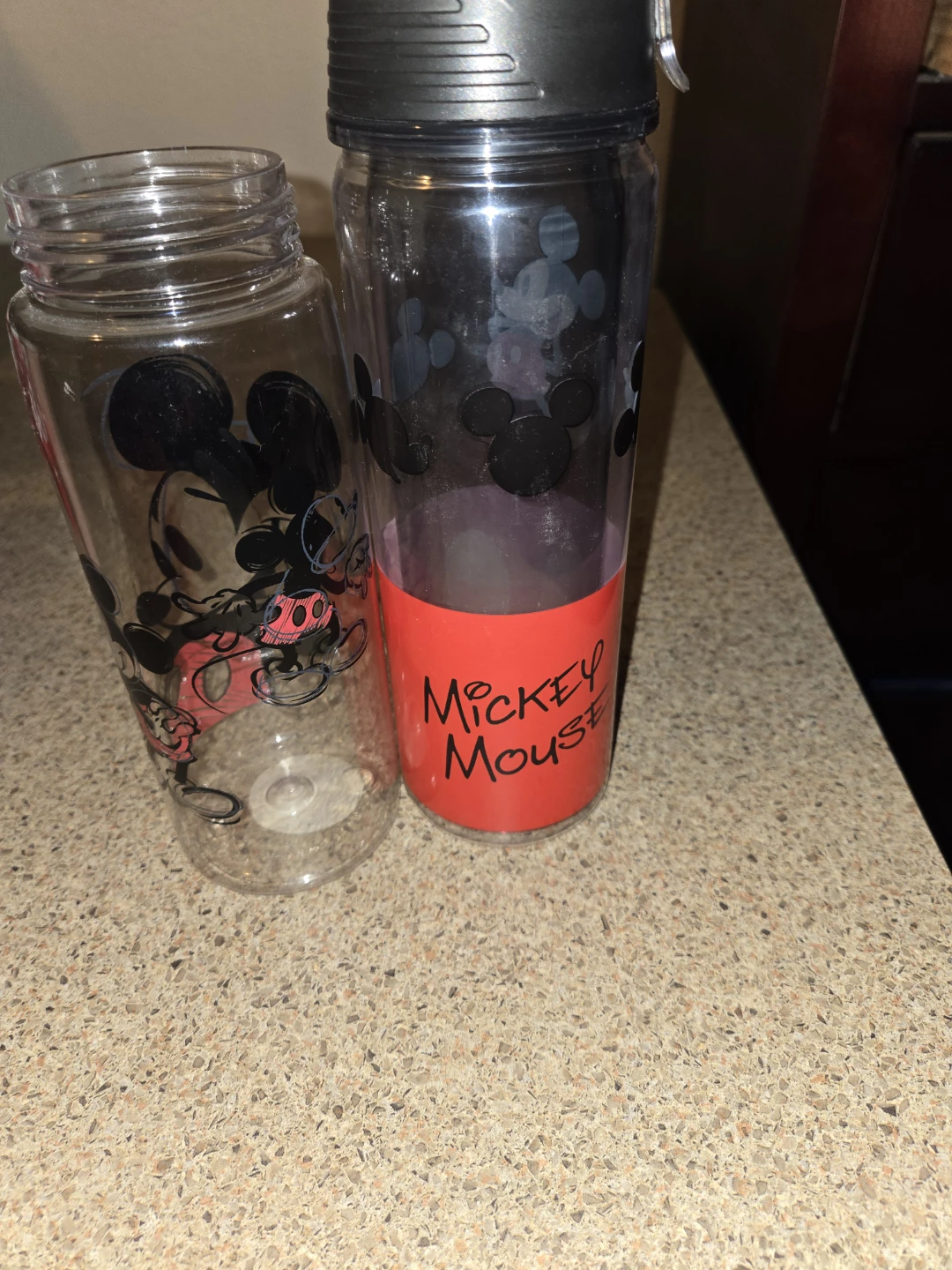 2 Mickey Mouse Water Bottles with 1 Interchangeable lid - photo 2