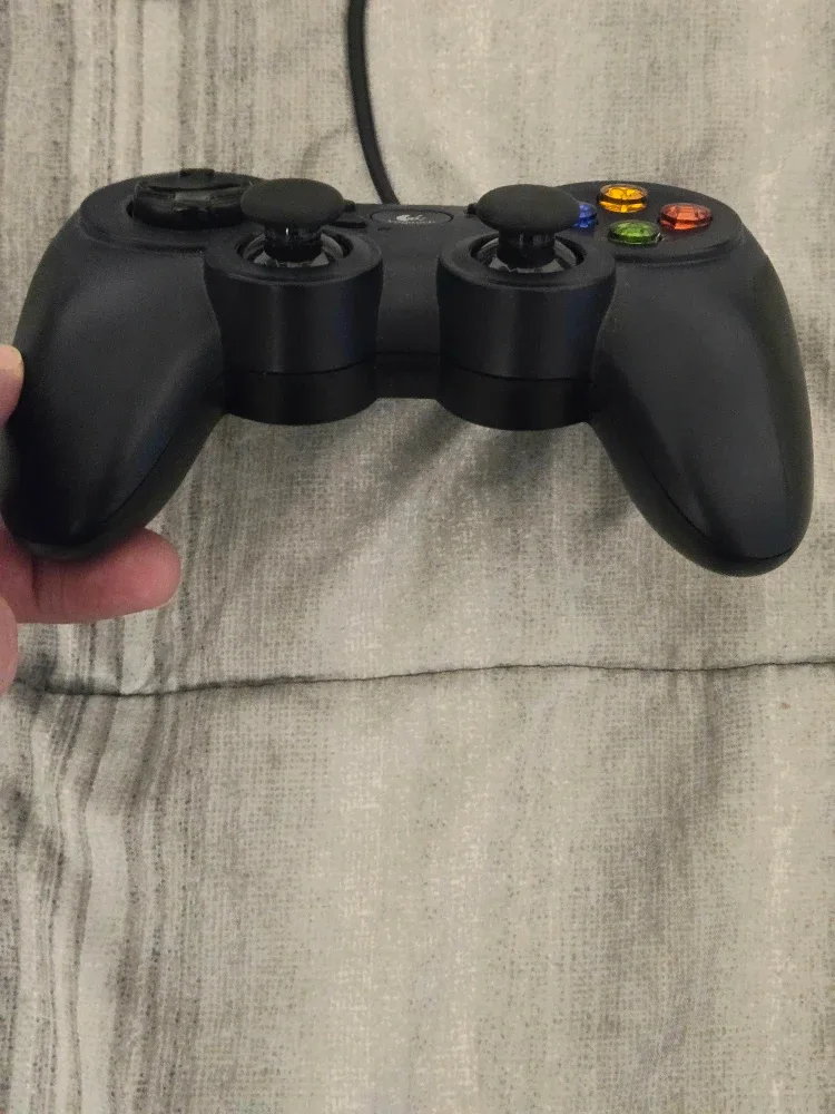 Logitech PC Gaming Controller image indicator(2)