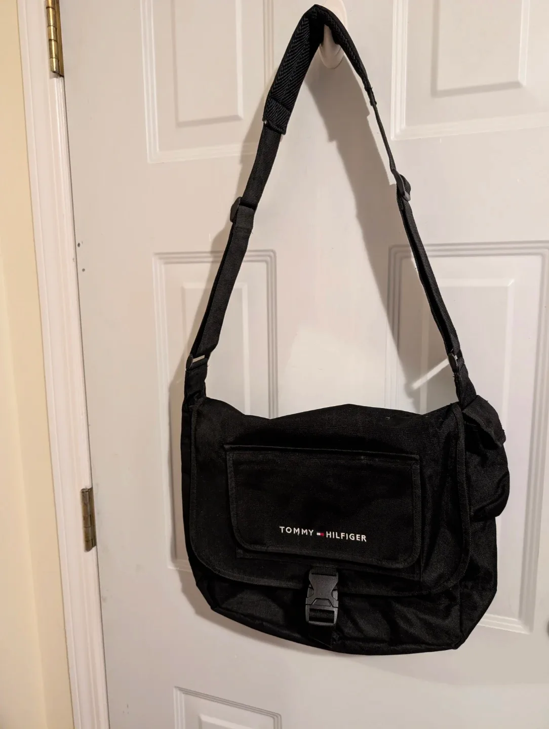Tommy Hilfiger Black Messenger Bag