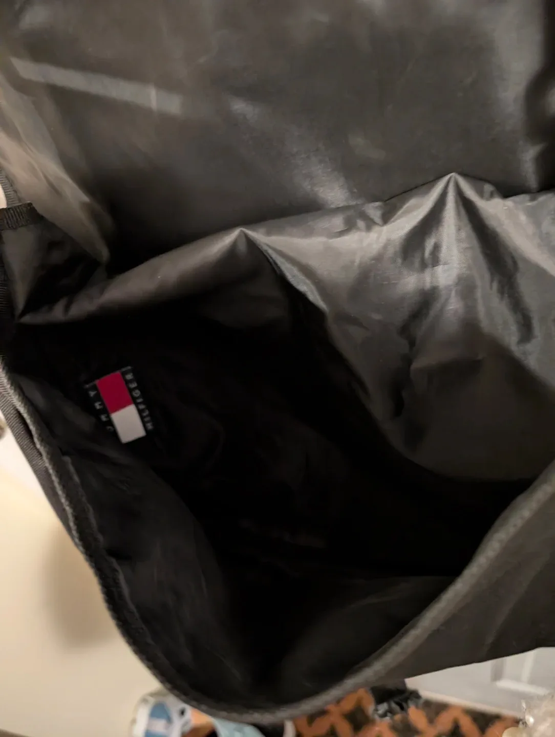 Tommy Hilfiger Black Messenger Bag image indicator(5)